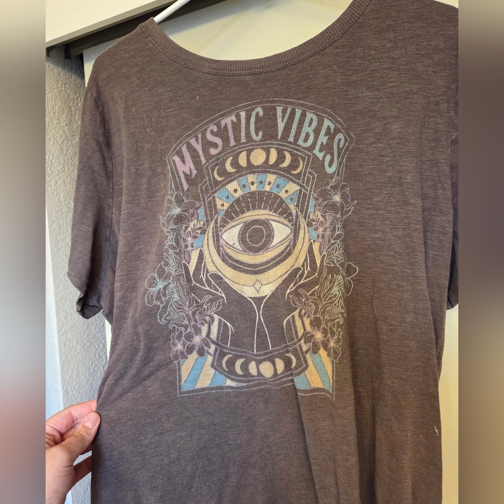 Torrid Mystic Vibes Tshirt Sz 3